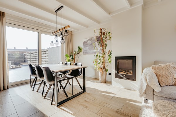 Gerenoveerde instapklare woning in hartje Sluis met 3 slaapkamers